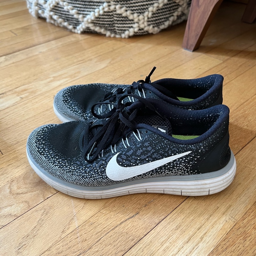 Nike free run trainers